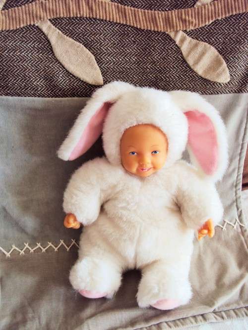 Collector Anne Geddes Baby Bunny beanie with fabric label Good preloved cond