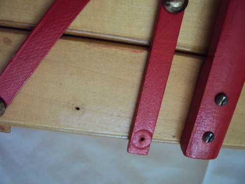 Child's mini wooden sewing basket, concertina opens out Size: 22.5cm x 11cm