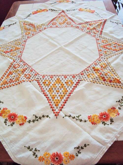 Hand embroidered Tablecloth 102cm square linen fabric - Vintage VGC Cheerful summer orange daisies