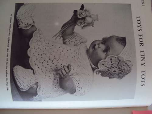 Very large book CROCHET & FINE KNITTING by E.E. Visser OVERFLOWING with patterns