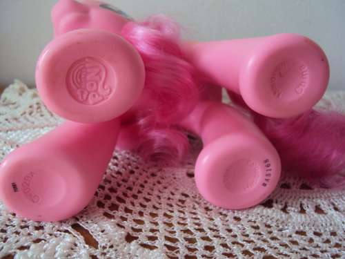 Hasbro 2013 MY LITTLE PONY pink pretty pony lush silky mane 21.5cm tall Balloon logo