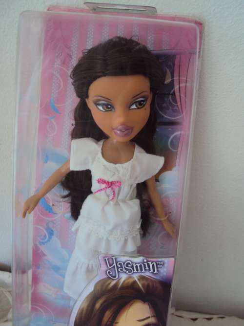 MGA BRATZ Yasmin sleep over in original box Ages 6+  Unplayed with, but lip has small manuf mark