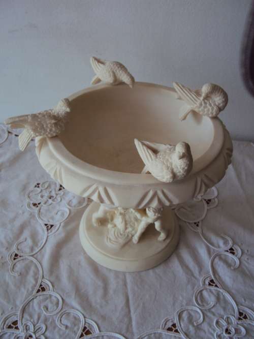 Italian style detailed Mini Bird Bath with cherubs and removable birds (resin) Vintage  19.5cm High