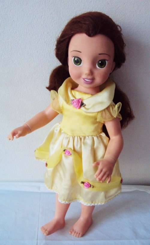 Beautiful BELLA in original dress, twist wrists, thick hair Disney 2002 VGC 38cm tall