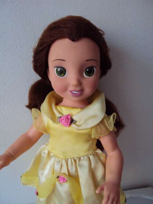 Beautiful BELLA in original dress, twist wrists, thick hair Disney 2002 VGC 38cm tall