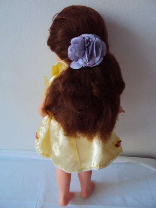 Beautiful BELLA in original dress, twist wrists, thick hair Disney 2002 VGC 38cm tall