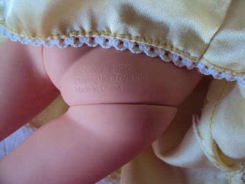 Beautiful BELLA in original dress, twist wrists, thick hair Disney 2002 VGC 38cm tall