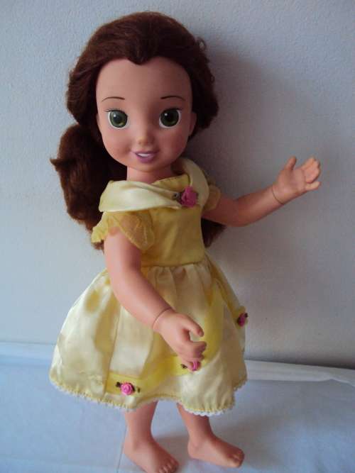 Beautiful BELLA in original dress, twist wrists, thick hair Disney 2002 VGC 38cm tall