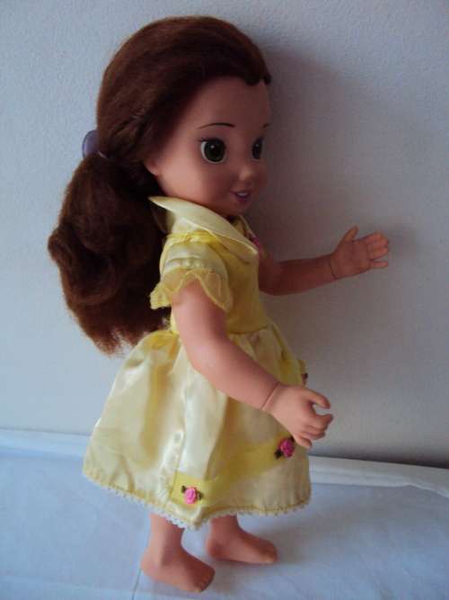Beautiful BELLA in original dress, twist wrists, thick hair Disney 2002 VGC 38cm tall