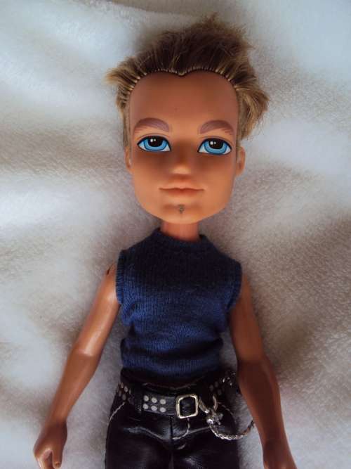 MGA BRATZ Cool boy 2003 Bend legs, funky hair, faux leather pants 25cm tall
