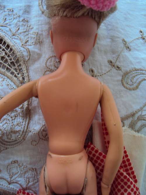Vintage 70's Sindy Real eyelashes twist waist & wrist, bend legs,  tilting head 28cm tall marked 033