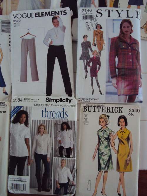 Job Lot "AA" of 16x Ladies sewing patterns (cut, not checked) -