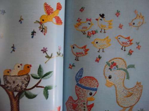 Easy Embroidery s/c book 80's Vintage  105 pages filled with pretty designs & how to stitches VGC