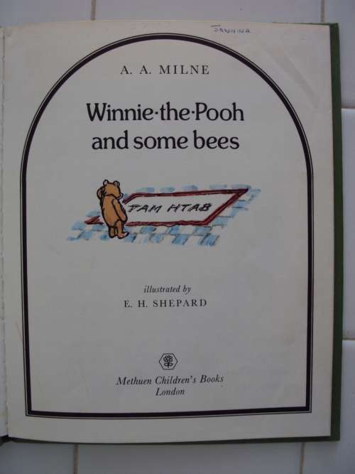 Winnie the Pooh and some bees A.A.  Milne - Methuen '75 reprint