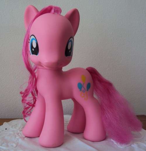 Hasbro 2013 MY LITTLE PONY pink pretty pony lush silky mane 21.5cm tall Balloon logo