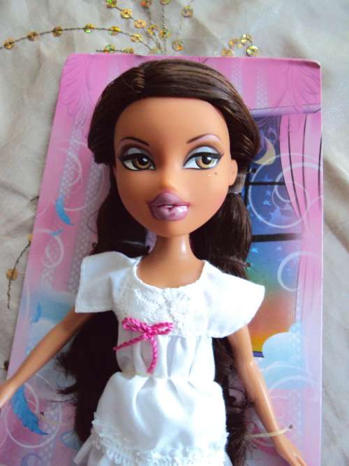 MGA BRATZ Yasmin sleep over in original box Ages 6+  Unplayed with, but lip has small manuf mark