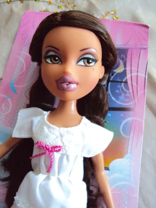 MGA BRATZ Yasmin sleep over in original box Ages 6+  Unplayed with, but lip has small manuf mark