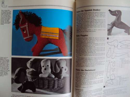 *Book Sale* The Splendid Soft Toy Book 90's vintage by Pan Books  VGC, firmly bound