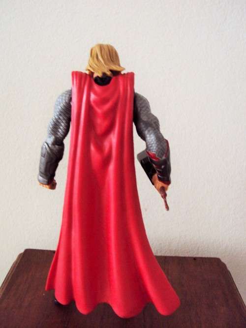 Hammer slinging THOR Hasbro 2011 Marvel & son squeeze legs for arm hammer action