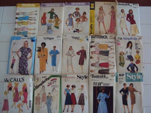 JOB LOT #35 VINTAGE Ladies assortment of 15 x sewing patterns (cut, not checked)