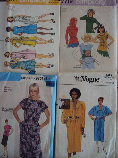 JOB LOT #35 VINTAGE Ladies assortment of 15 x sewing patterns (cut, not checked)
