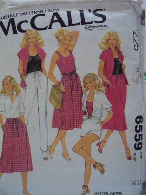 JOB LOT #35 VINTAGE Ladies assortment of 15 x sewing patterns (cut, not checked)