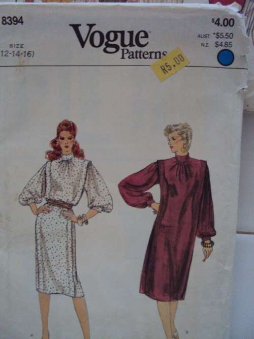 JOB LOT #35 VINTAGE Ladies assortment of 15 x sewing patterns (cut, not checked)