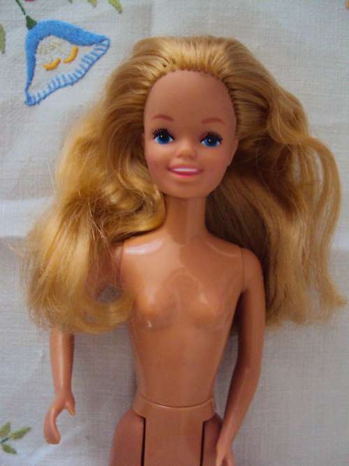 VINTAGE 1984 Mattel Skipper Barbie's sister, click bend legs, twist waist VGC, long thick hair