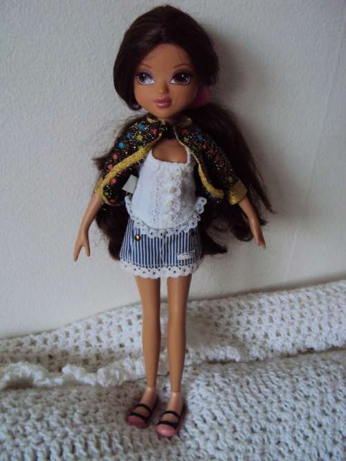 Silky smooth long thick hair  MGA doll brunette original clothes, striped skirt, lace top bendable l