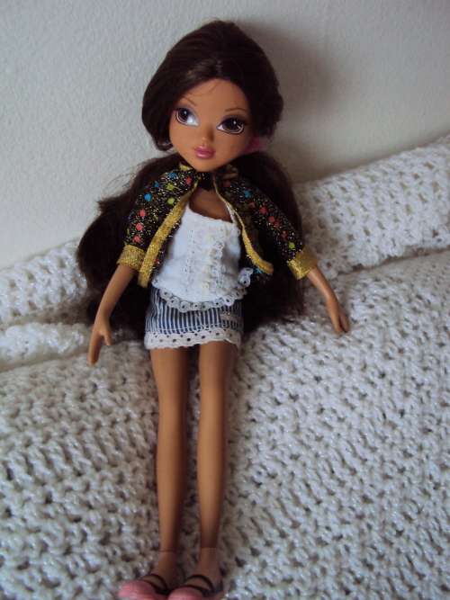 Silky smooth long thick hair  MGA doll brunette original clothes, striped skirt, lace top bendable l