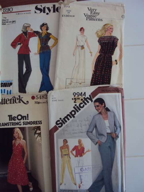 JOB LOT #41 various Ladies assorted 15 x sewing patterns cut not checked)
