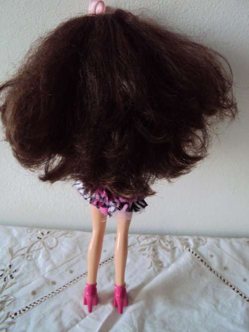 MGA 2001 collector BRATZ doll with gorgeous lush thick hair & pink stilettos