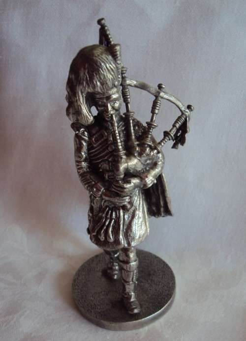 Pipe Major 1st Bn Scotts Guards c1962 (a David McMaster orig) 1/1000  Highly detailed, pewter
