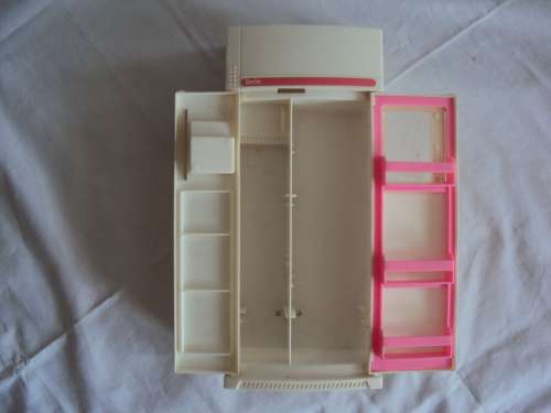Vintage Barbie doll fridge 1994 Mattel with extras, no shelves inside fridge
