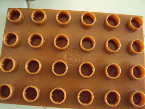 LOT OF OVER 75 MEGA BLOKS INCLUDES THOMAS THE TANK BY GULLANE & A HELICOPTER