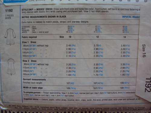 Vintage 70's FRONT YOKE & TUCKS DRESS Size 16 (97cm bust) Style 1192 *COMPLETE+checked