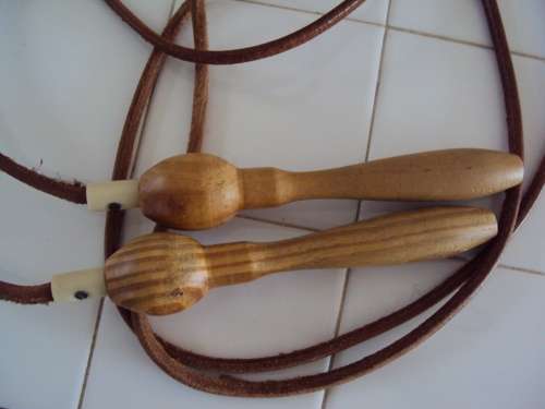 SPORTSMAN KEEP FIT SKIPPING ROPE LEATHER WITH WOODEN HANDLES  Length 2.8cm