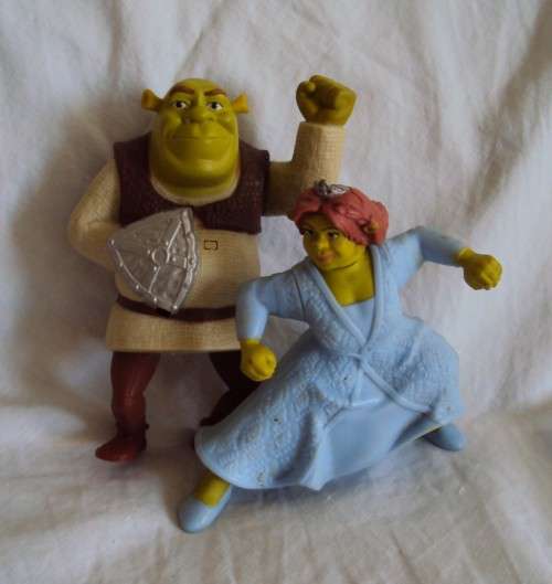 Mattel 2009 Shrek (13cm) & Fiona (11.5cm minor paint loss) Hard plastic