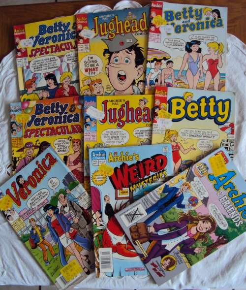 JOB LOT #1 Great assortment of 9x Vintage comics Archie, Jughead, Betty & Veronica  **Good cond