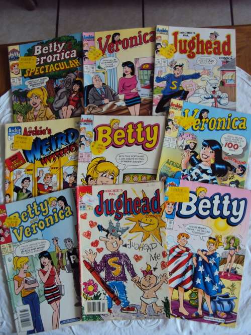 JOB LOT #2 Assorted mix 9x Vintage comics Archie, Jughead, Betty & Veronica  **Good cond