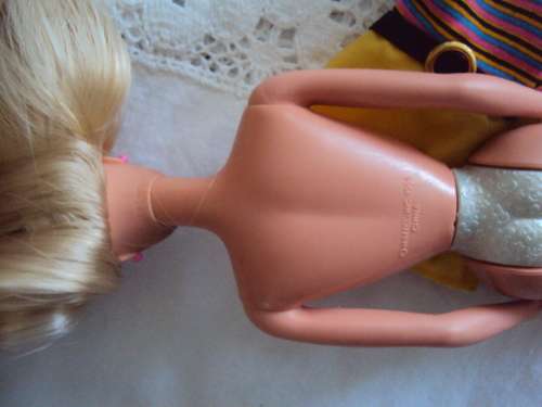 BARBIE DOLL WITH 2 OUTFITS LONG SILKY SMOOTH HAIR & EARRINGS  TWIST WAIST