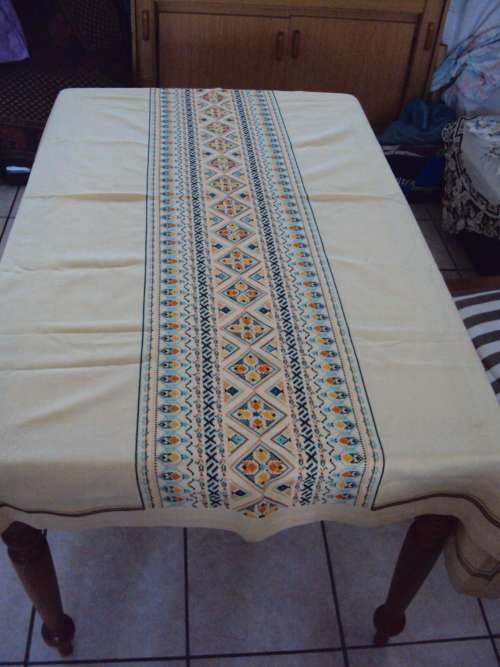 Richly Hand embroidered large cotton Tablecloth  Size: 168cm x132cm - HEIRLOOM in good cond