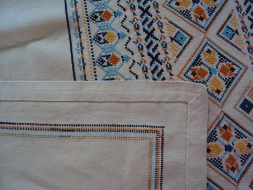Richly Hand embroidered large cotton Tablecloth  Size: 168cm x132cm - HEIRLOOM in good cond