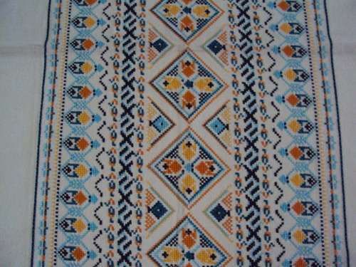 Richly Hand embroidered large cotton Tablecloth  Size: 168cm x132cm - HEIRLOOM in good cond