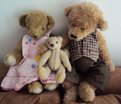 A TEDDY BEAR FAMILY of 3 to warm your soul (Dad is a HEARTFELT COLLECTION)