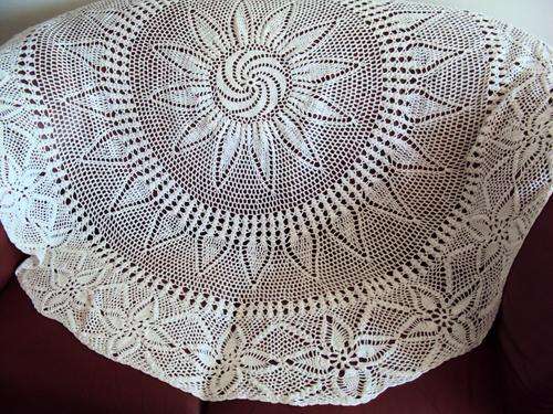 Large round crochet Tablecloth 1.6mtr diam with pineapple design