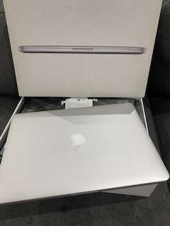 2015 13` MacBook Pro in Excellent condition!