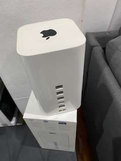 2015 13` MacBook Pro in Excellent condition!