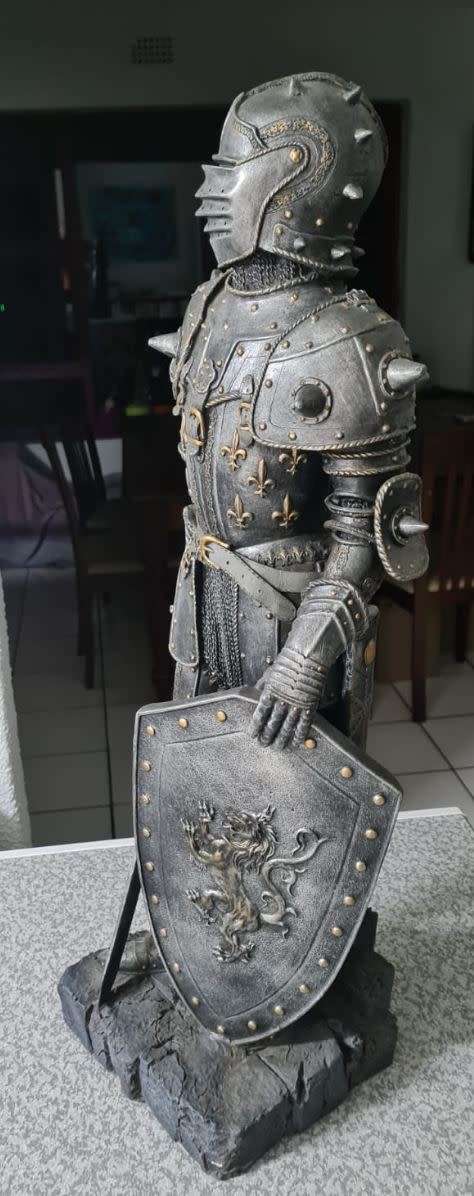 Ebros Gift Large 28.75` H Sir Marshall Medieval Suit of Armor Warrior Knight Swordsman Statue
