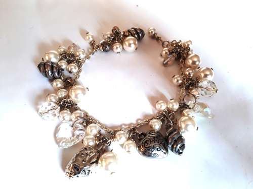 MARYKAY -  CHARM PEARL BRACELET WITH  SILVER BEADS AND CRYSTALS